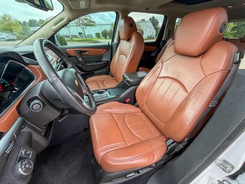 Used 2017 Chevrolet Traverse Premier FWD image 15