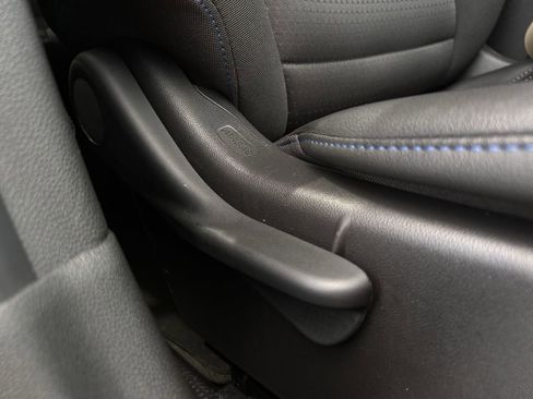 Used 2025 Chevrolet Trax LT image 30