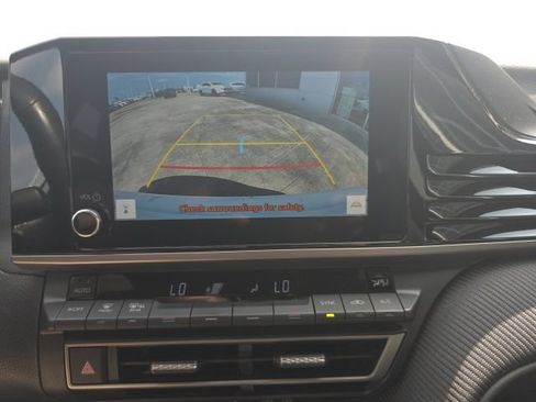 Used 2025 Toyota Camry SE FWD image 18