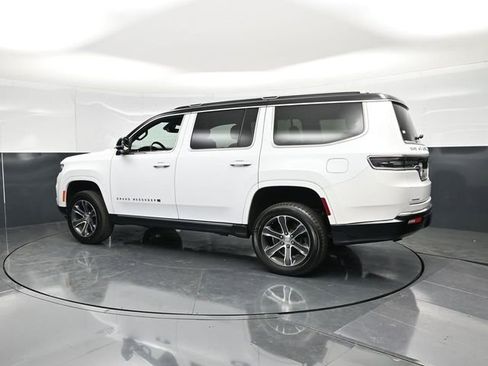 Used 2023 Jeep Grand Wagoneer 4WD image 10