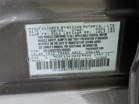 Used 2025 Nissan Sentra SV image 40