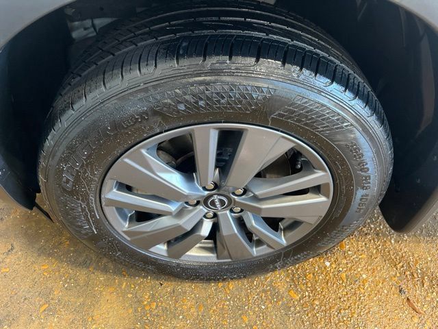 Certified 2025 Nissan Pathfinder SV FWD image 23