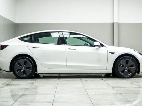 Used 2023 Tesla Model 3 Standard Range RWD image 7