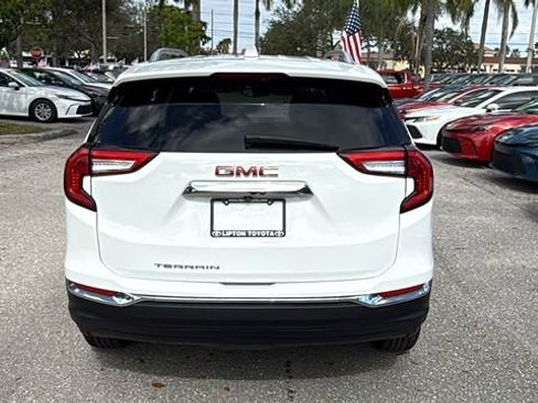 Used 2024 GMC Terrain SLT image 6