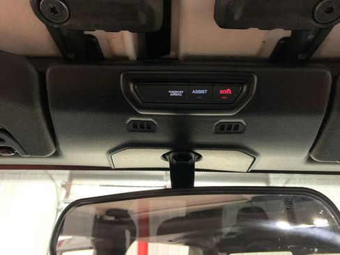 Used 2023 Jeep Gladiator Sport image 40