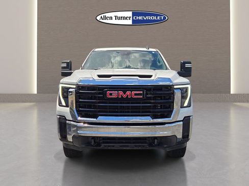 Used 2024 GMC Sierra 2500 Pro w/ Convenience Package AWD/4WD image 4