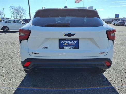 Used 2024 Chevrolet Trax RS w/ Driver Confidence Package image 4