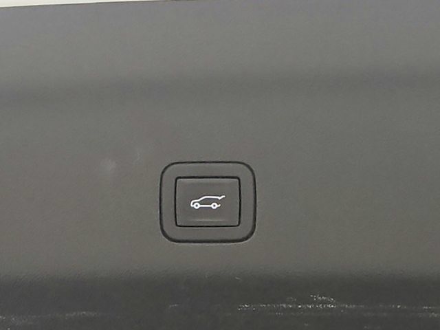 Used 2023 Chevrolet Suburban Premier RWD image 25