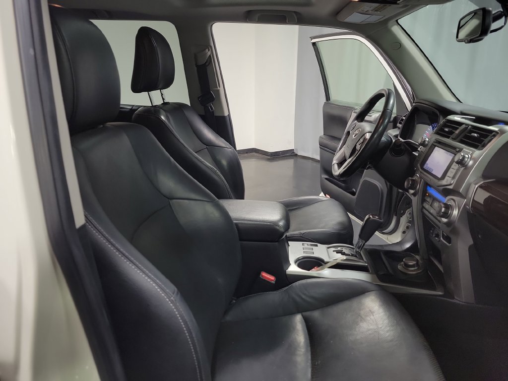 Used 2015 Toyota 4Runner Limited AWD/4WD image 32