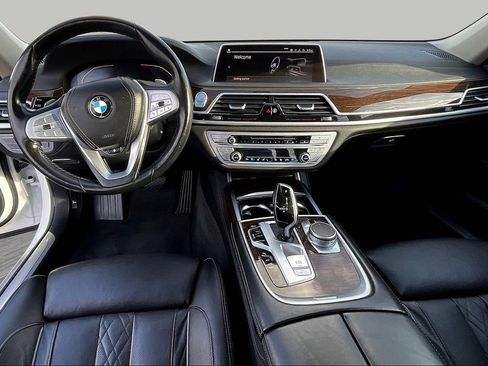 Used 2020 BMW 750i xDrive w/ Cold Weather Package image 7