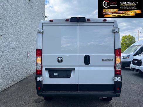 Used 2025 RAM ProMaster 2500 w/ Convenience Group FWD image 5