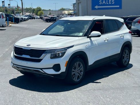 Used 2021 Kia Seltos LX AWD/4WD image 8