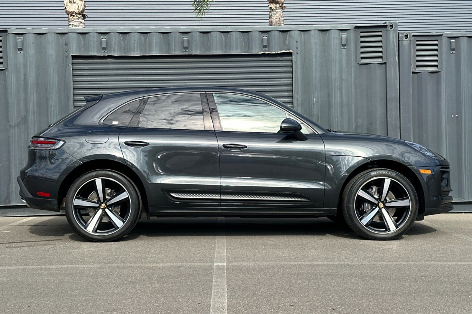 Certified 2023 Porsche Macan AWD/4WD image 9