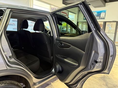 Used 2020 Nissan Rogue Sport S FWD image 40