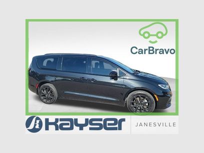 Used 2023 Chrysler Pacifica Limited w/ S Appearance Package