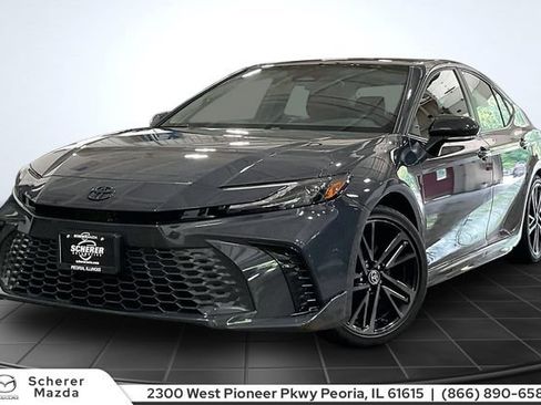 Used 2025 Toyota Camry XSE FWD image 1