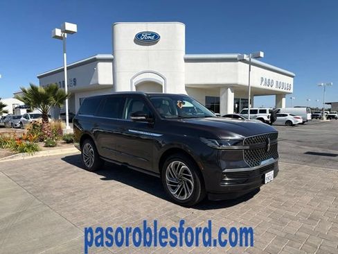 Used 2025 Lincoln Navigator Reserve AWD/4WD image 1