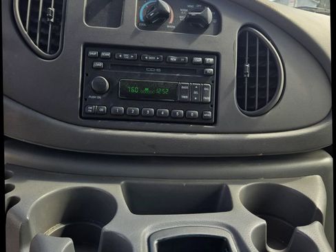 Used 2003 Ford E-150 and Econoline 150 image 8