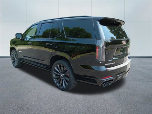 Used 2026 Cadillac Escalade V AWD/4WD image 3