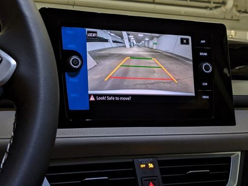 New 2025 Volkswagen Taos SE image 17