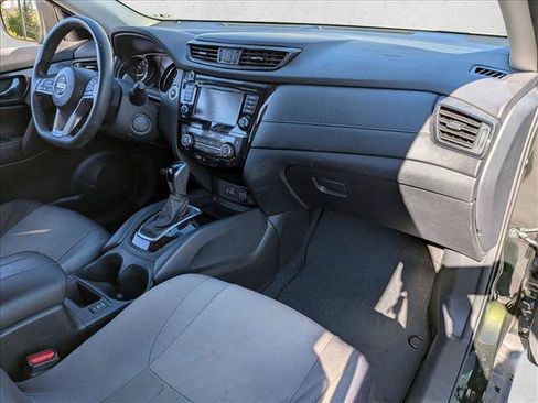 Used 2018 Nissan Rogue SV FWD image 20