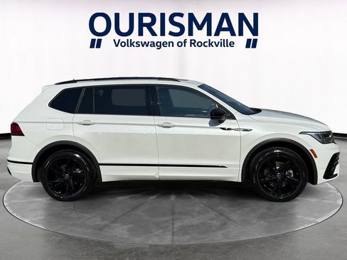 Used 2023 Volkswagen Tiguan SE R-Line FWD image 7