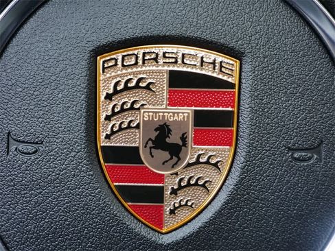 Used 2025 Porsche Macan image 27