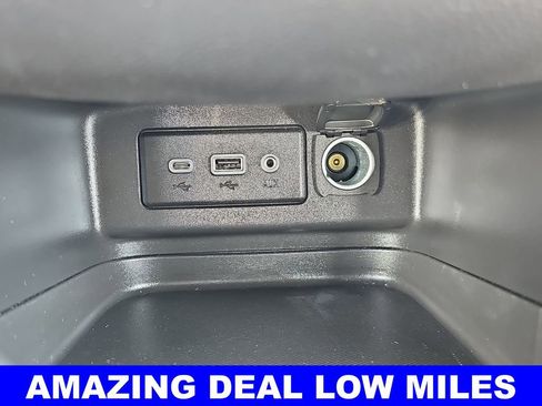 Used 2023 Chevrolet Equinox LT image 24