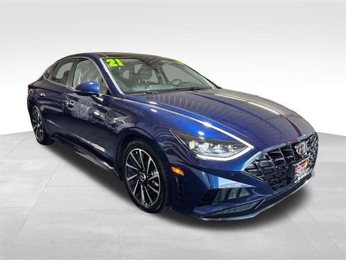 Used 2021 Hyundai Sonata Limited w/ Cargo Package FWD image 3