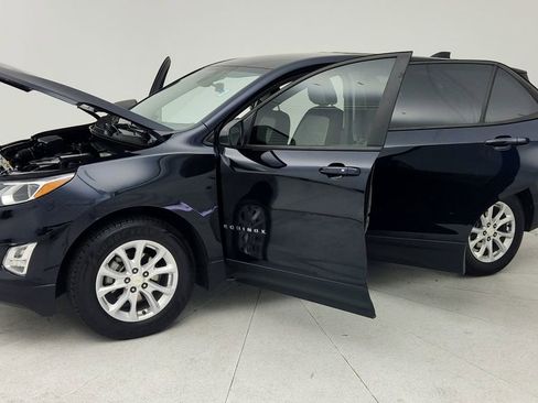Used 2020 Chevrolet Equinox LS w/ LS Convenience Package FWD image 11