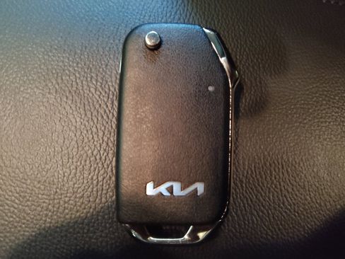 Used 2025 Kia Soul LX w/ LX Technology Package image 32