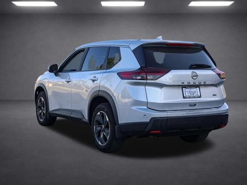 Used 2024 Nissan Rogue SV FWD image 6