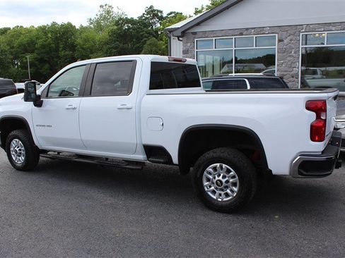 Used 2024 Chevrolet Silverado 2500 LT w/ Convenience Package AWD/4WD image 4