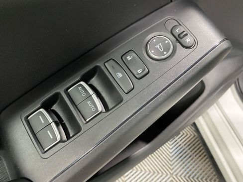 Used 2024 Honda Civic EX-L image 17