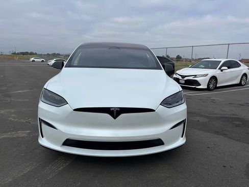Used 2023 Tesla Model X image 2