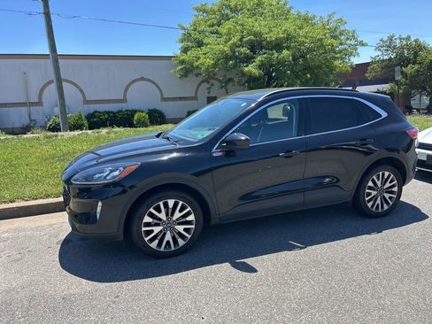 Used 2022 Ford Escape Titanium AWD/4WD image 8