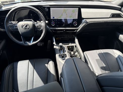 Used 2025 Lexus TX 500h AWD w/ Technology Package image 4