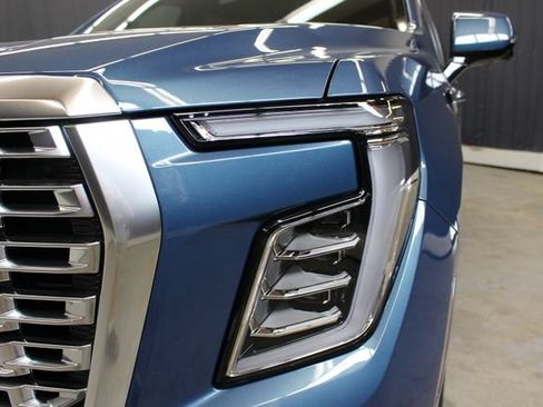 Used 2026 GMC Yukon XL Denali w/ Sun & Power Step Package AWD/4WD image 6