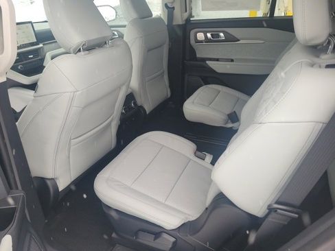 New 2026 Ford Explorer Platinum w/ LUX Leather Package image 18