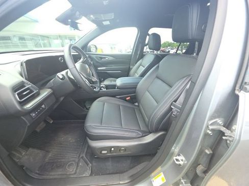 Used 2026 Chevrolet Traverse LT w/ Driver Confidence Package AWD/4WD image 10