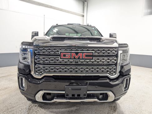 Used 2021 GMC Sierra 2500 Denali w/ Denali Black Diamond Edition image 8