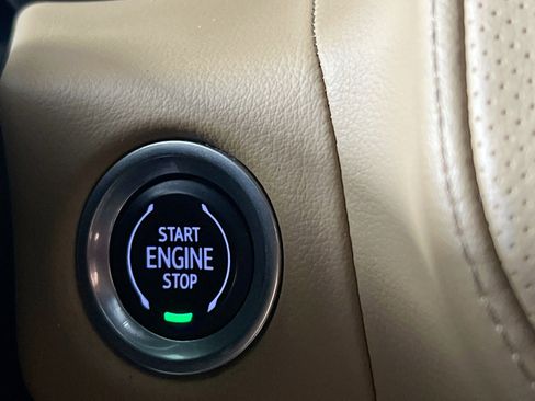 Used 2021 Chevrolet Tahoe Premier AWD/4WD image 24