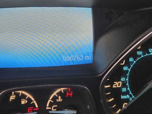 Used 2016 Ford Escape SE w/ Equipment Group 201A AWD/4WD image 9