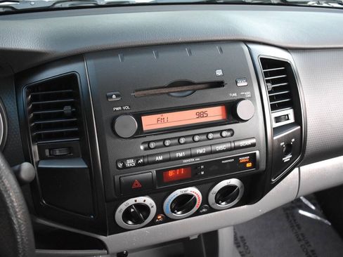 Used 2005 Toyota Tacoma 2WD Regular Cab image 31