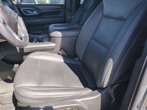Used 2022 Chevrolet Tahoe Z71 w/ Luxury Package AWD/4WD image 21