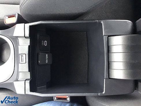 Used 2024 Toyota Corolla LE image 39