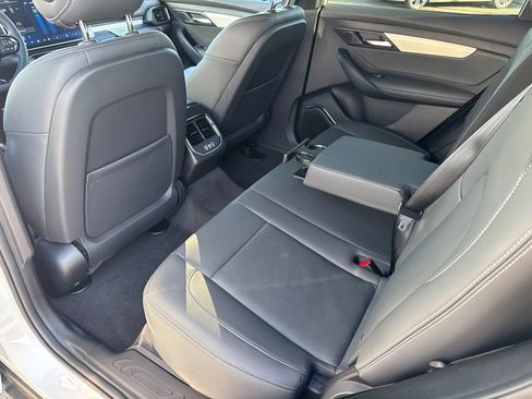 New 2025 VinFast VF 8 Plus AWD/4WD image 19
