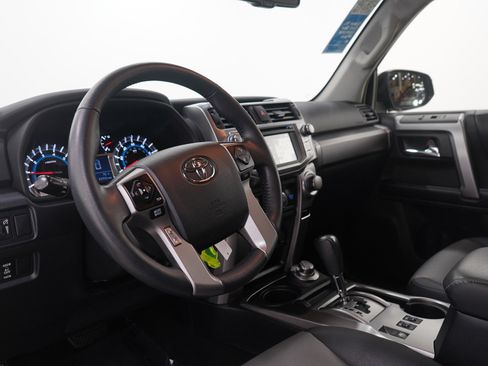 Used 2019 Toyota 4Runner SR5 Premium image 25