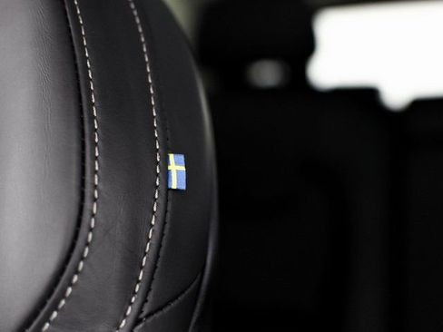 Used 2024 Volvo XC60 T8 Ultimate w/ Protection Package Premier image 5