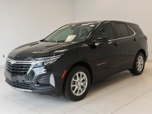 Used 2023 Chevrolet Equinox LT w/ Driver Convenience Package FWD image 6